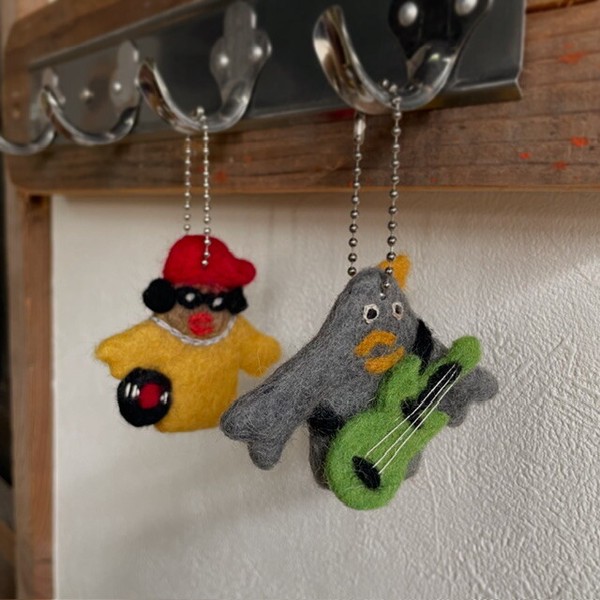 ■SPES（スペース）■■2026AW　新作■　ドンドンふえるとFRIENDS　ペアーズパペットキーホルダー　DJ／ギター
